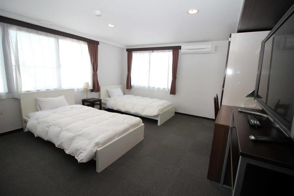Hotel Chrysantheme Kyoto Extérieur photo